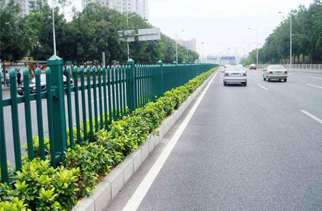 公路隔離欄案例二