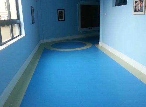 水性反光漆與油性漆有何區(qū)別