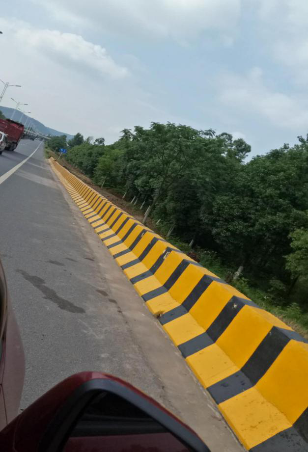 火辣辣的夏天兵臨城下，道路反光漆施工注意事項