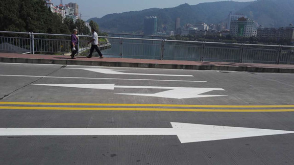 牢記道路反光漆的這些小貼士，關鍵時候可以幫上您