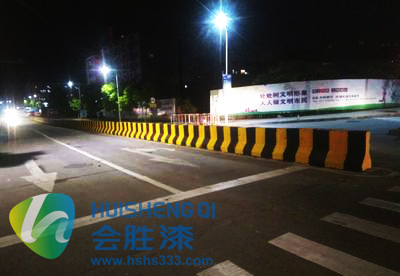 新建道路沒綠化沒反光警示？節(jié)約反光漆價(jià)格留下隱患