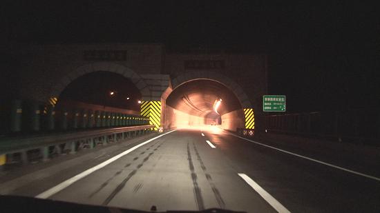 防撞標示涂刷選材更好的選擇匯勝夜間反光漆