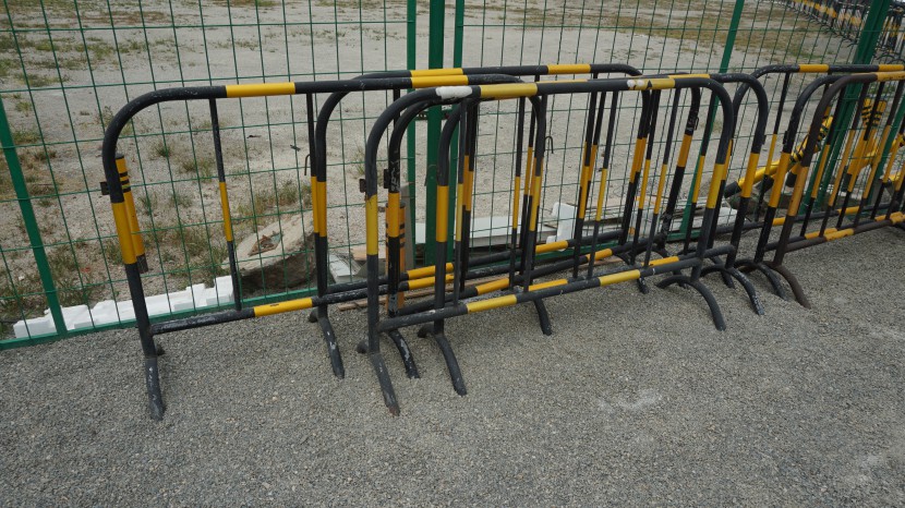 合肥驚現(xiàn)“假候車亭”，未涂刷防護(hù)欄反光油漆值得注意