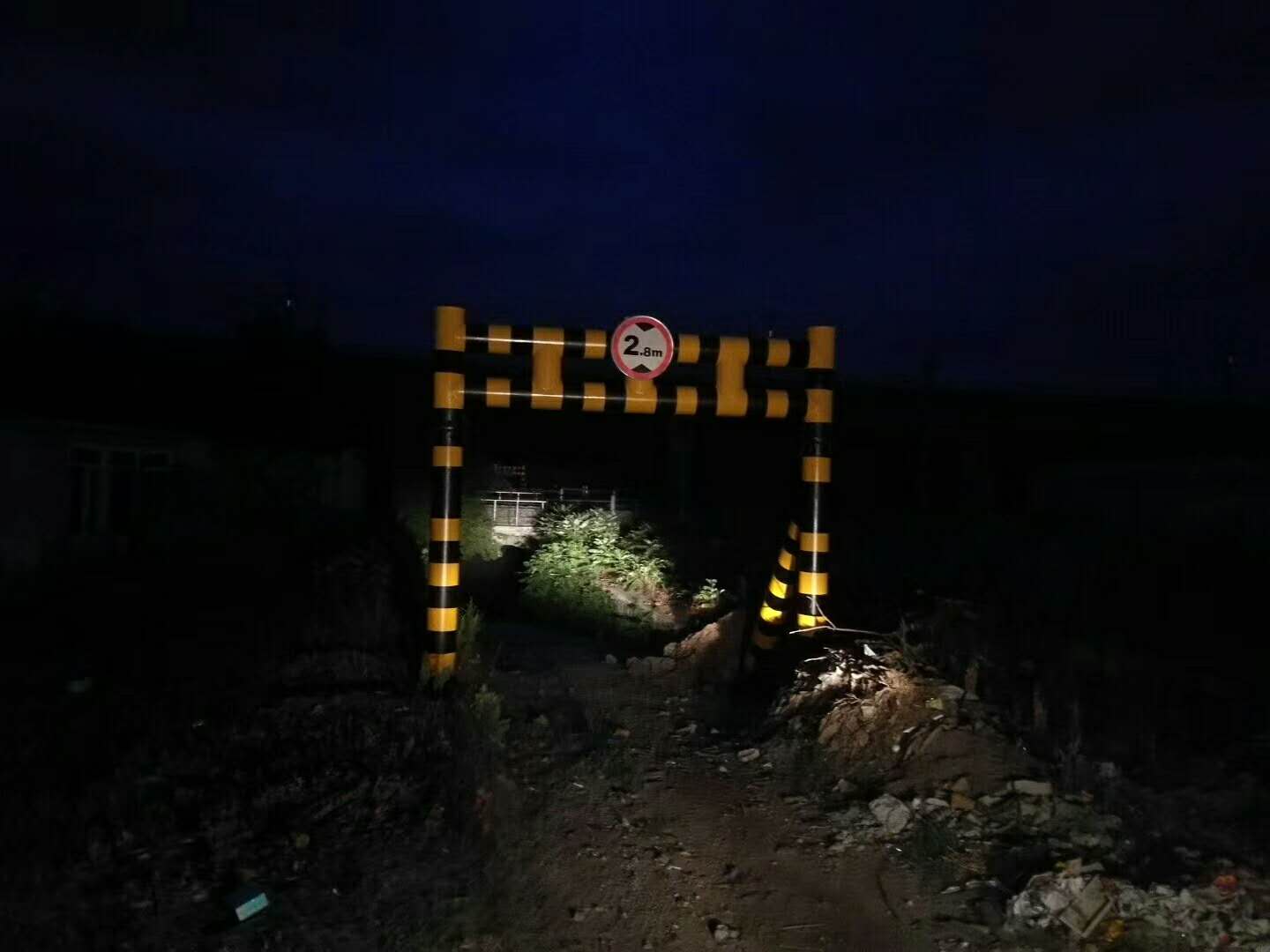 【匯勝出品】遼寧營(yíng)口鐵道口限高桿反光漆案例