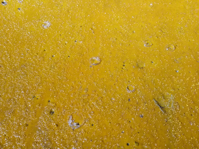 關于隧道反光漆的針孔問題知多少？