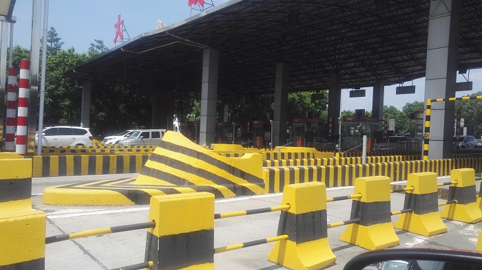 磐石水泥隔離墩反光漆