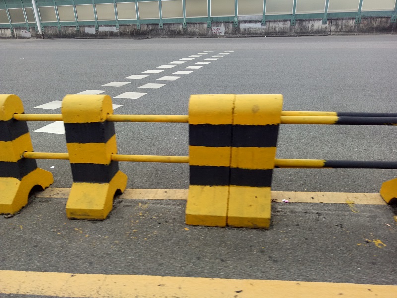 洮南水泥墩反光漆