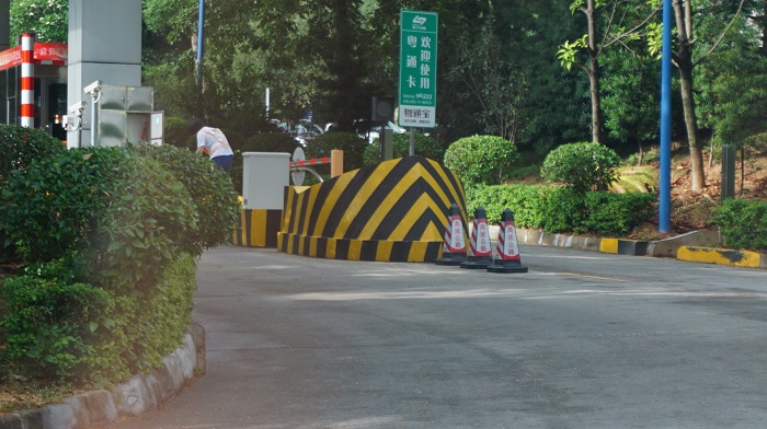 畢節(jié)高速路防撞墩反光漆