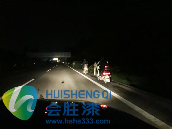 道路隔離立柱反光漆