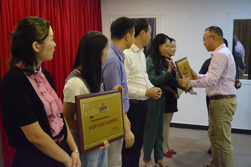 來了！該來的終究會來……這回看東莞反光漆廠家如何應對