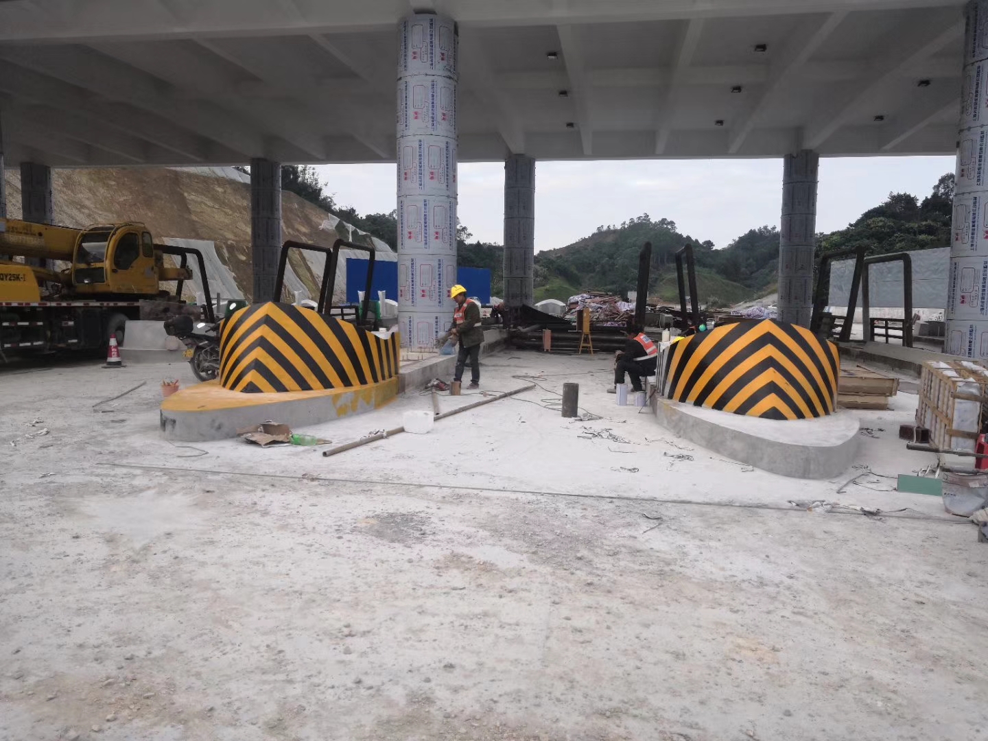 高速護欄反光漆怎么樣才不容易產生氣泡？