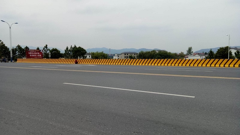 交通反光漆的面漆性能影響因素有哪些？