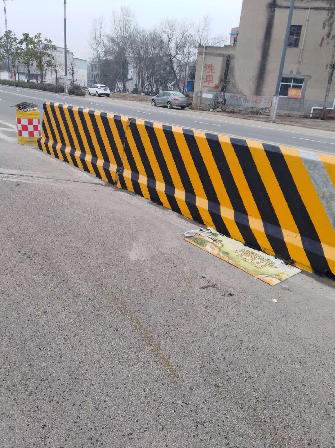 怎樣有效預(yù)防道路防護反光漆出現(xiàn)流掛？