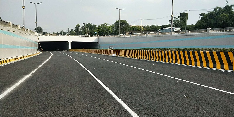 現在才知道道路防護反光涂料有這么多施工要訣也不晚