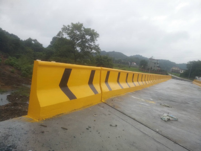 公路防護(hù)反光涂料的附著力原理知多少？