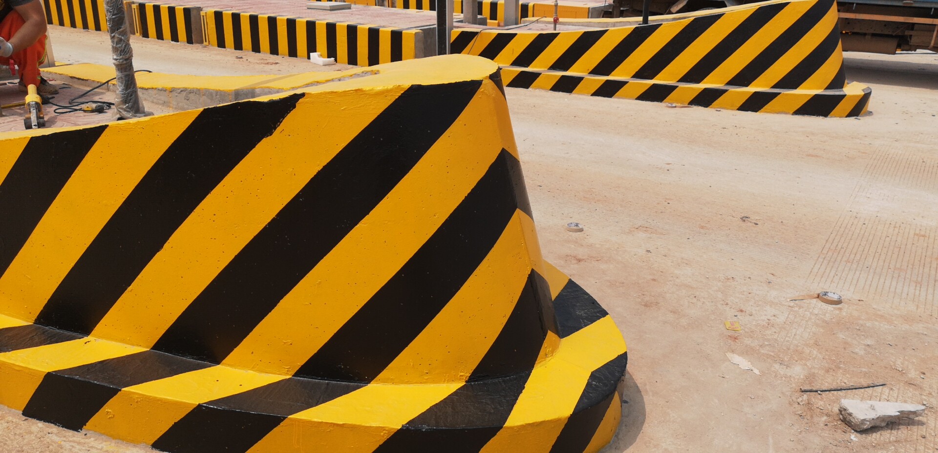 反光漆可以使用在戶外的水泥墩上嗎？