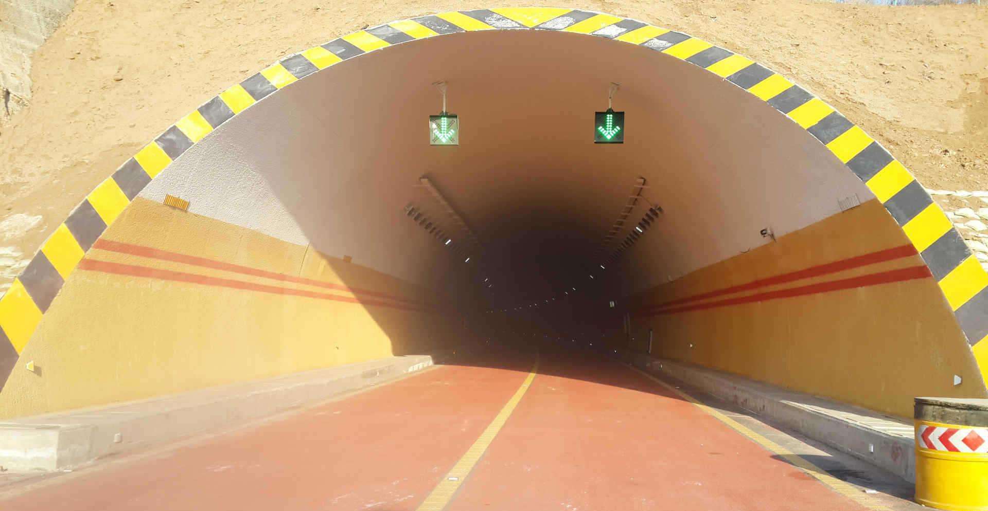 隧道涂刷反光漆工程時需要注意這些小細節