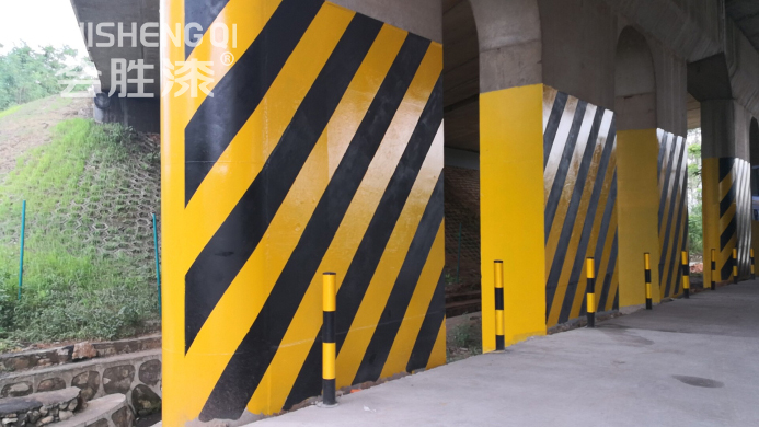 橋墩警示反光漆施工的注意事項