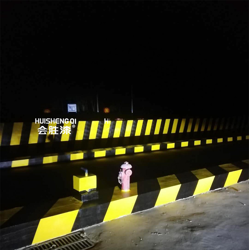 反光涂料夜間反光效果