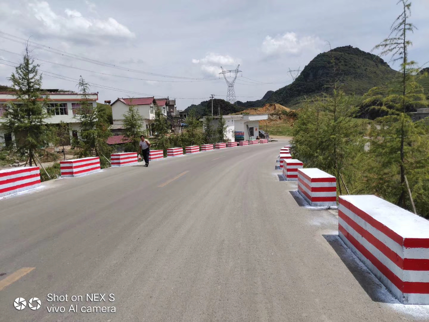 道路防撞墩反光漆 道路防撞墩反光漆