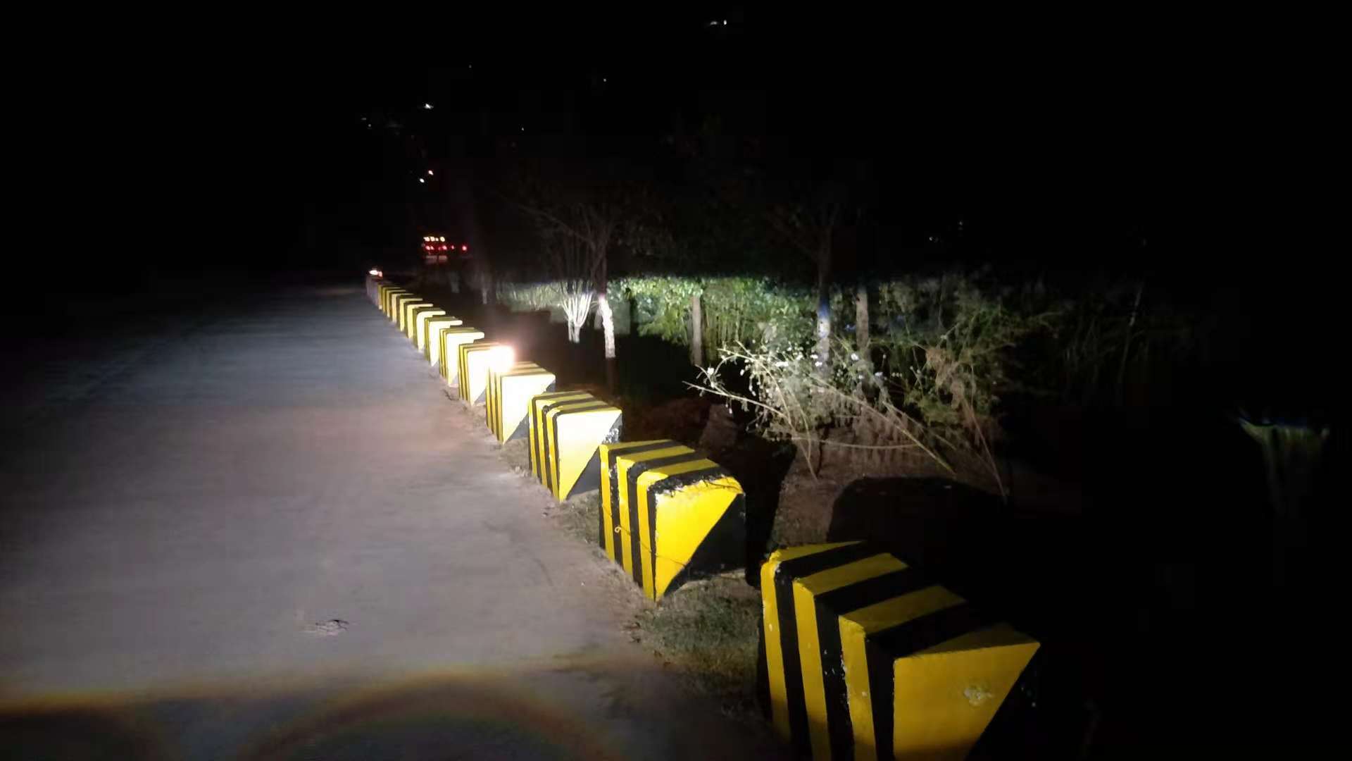 道路黃黑反光漆 道路黃黑反光漆