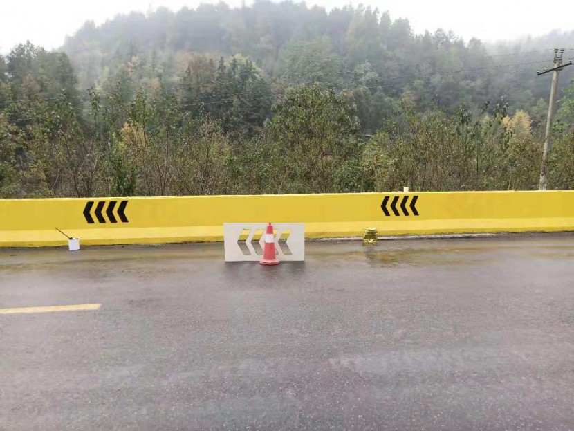 道路防護反光漆