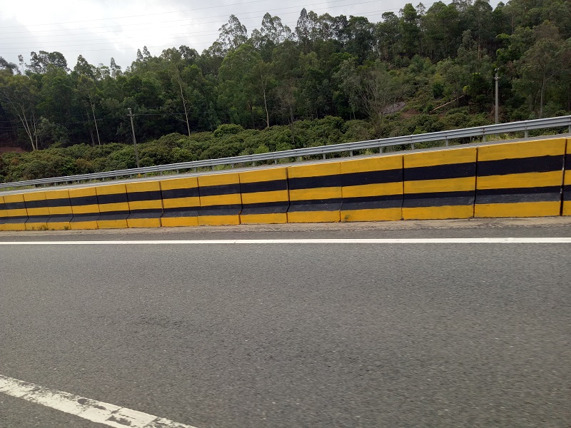 水泥防撞墩反光油漆 水泥防撞墩反光油漆