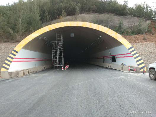 公路隧道反光漆效果圖