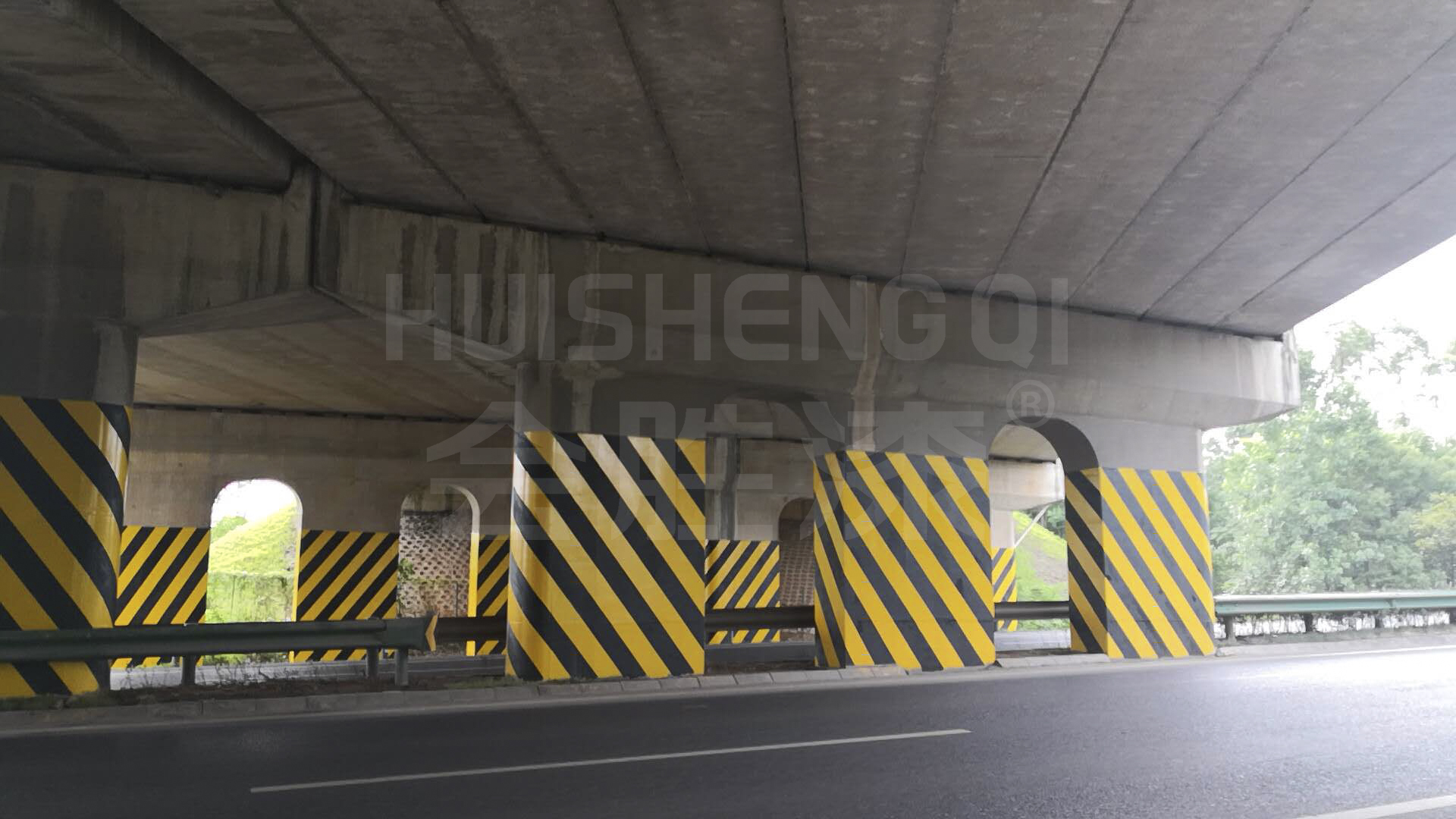 道路立面反光漆